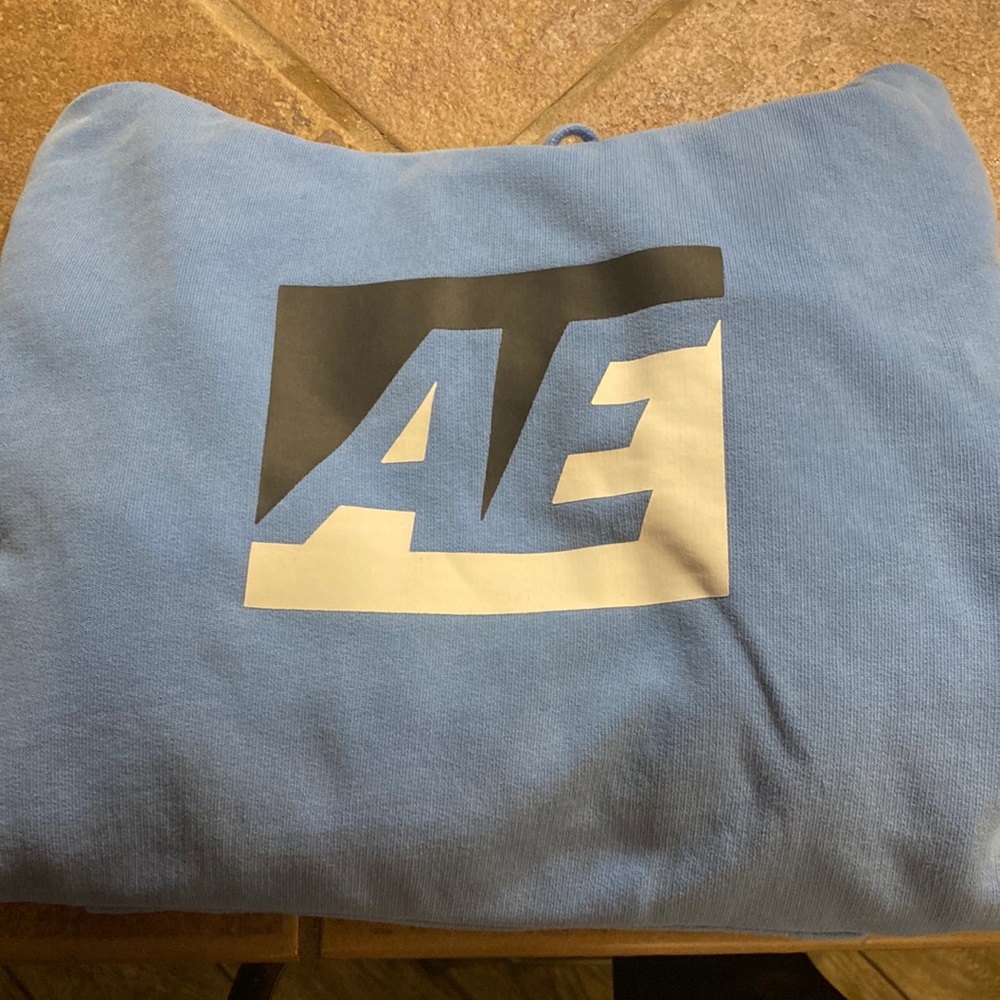 Mens AE hoodie size small